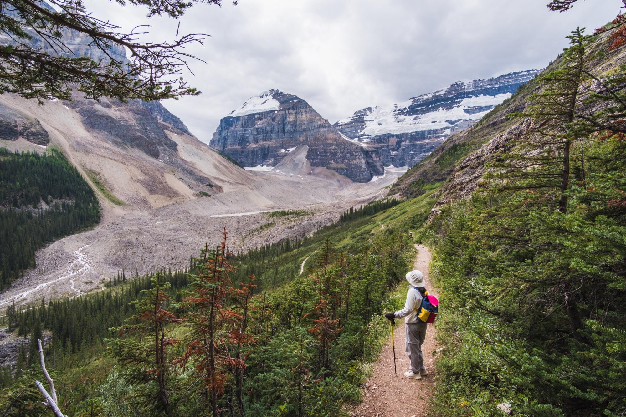 Lake Louise, Banff: Plain of Six Glaciers and Lake Agnes Hike